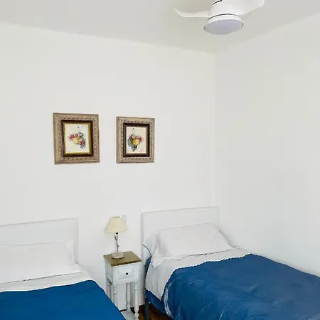 Apartment Piso Junto Universidad Y Hospital Clinico *